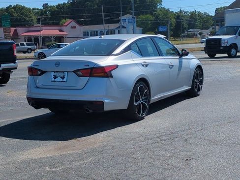 Used 2024 Nissan Altima 2.5 SR FWD image 4
