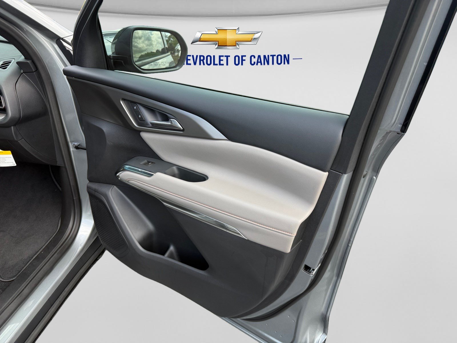 New 2026 Chevrolet Traverse LT FWD image 14