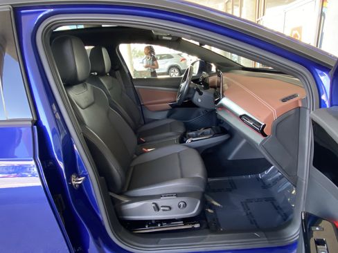 Certified 2022 Volkswagen ID.4 Pro S RWD image 5