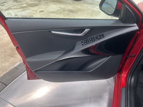 New 2025 Kia Niro EX image 12