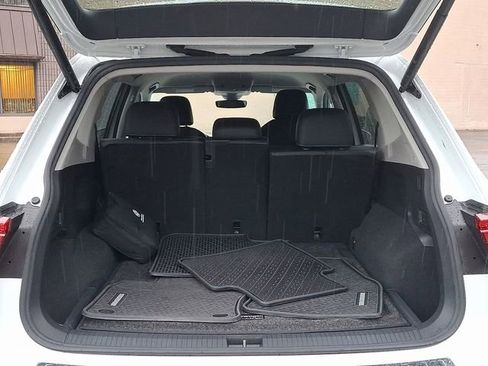 Certified 2022 Volkswagen Tiguan SE image 29