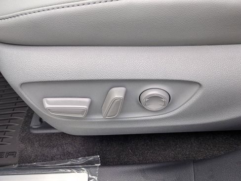 New 2026 Toyota Highlander Limited image 22