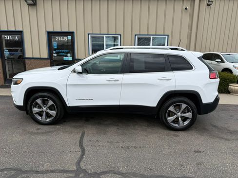 Used 2019 Jeep Cherokee Limited w/ Technology Group image 3