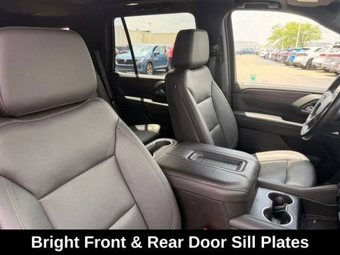 Used 2022 Chevrolet Tahoe Z71 w/ Luxury Package AWD/4WD image 19