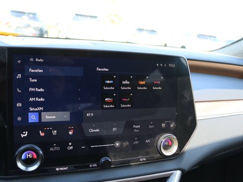 Used 2024 Lexus RX 350 Premium w/ Accessory Package (Z1) image 21