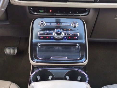 Used 2022 Lincoln Nautilus Reserve w/ Equipment Group 201A image 19