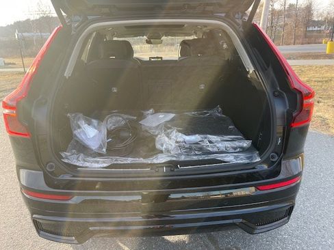 New 2026 Volvo XC60 T8 Ultra w/ Climate Package AWD/4WD image 6