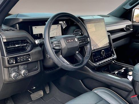 Used 2025 GMC Yukon XL AT4 w/ AT4 Premium Package image 13