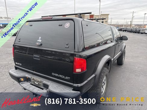 Used 2000 Chevrolet S10 Pickup LS w/ Preferred Equipment Group image 16