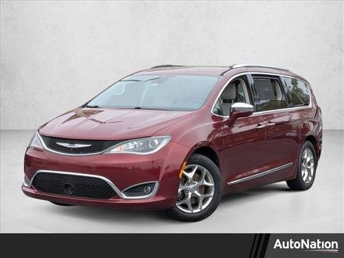 Used 2020 Chrysler Pacifica Touring-L FWD image 1