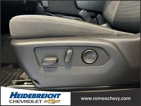 Used 2023 Chevrolet Silverado 1500 LT AWD/4WD image 14