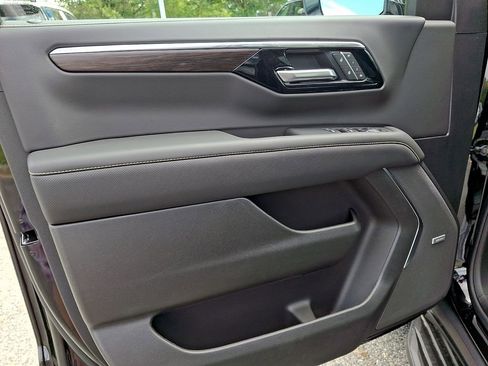New 2026 Chevrolet Suburban Premier w/ Sun And Tow Package AWD/4WD image 9