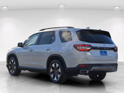 New 2026 Honda Pilot Touring image 6