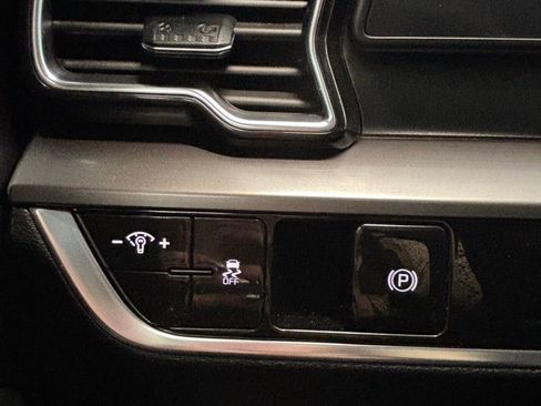 Used 2023 Kia Sportage EX image 8