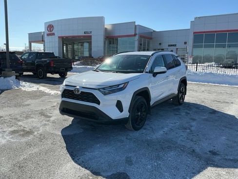 Used 2023 Toyota RAV4 XLE image 1