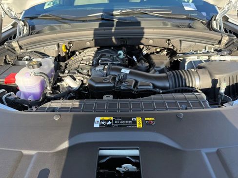 New 2025 Jeep Grand Cherokee Altitude image 22