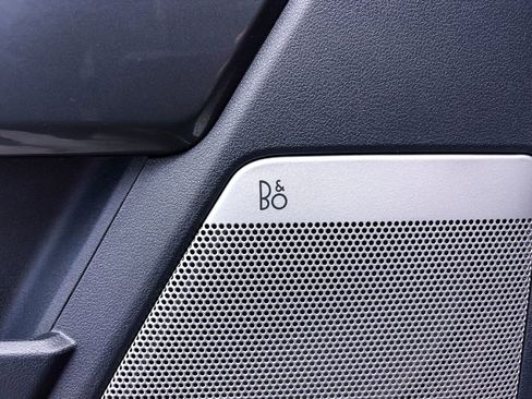 Used 2023 Ford F150 Lariat w/ Equipment Group 502A High image 3