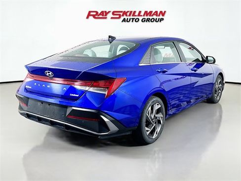 Used 2024 Hyundai Elantra Limited image 7