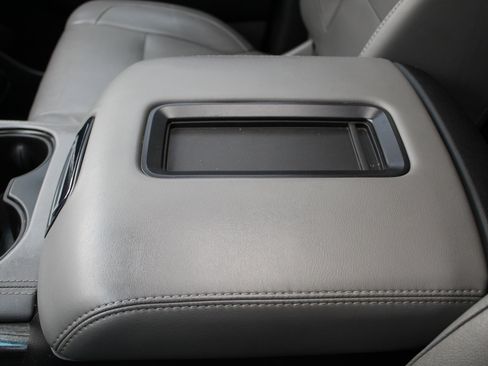 Used 2018 Chevrolet Tahoe LT AWD/4WD image 39