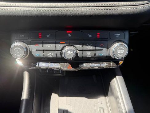 Used 2022 Dodge Durango GT AWD/4WD image 24