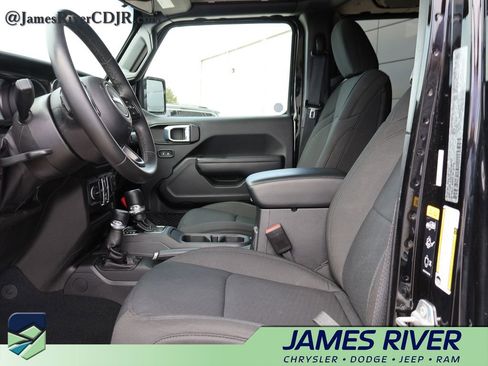 Used 2022 Jeep Wrangler Unlimited Sport image 22