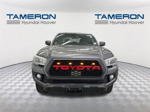 Used 2021 Toyota Tacoma TRD Off-Road image 8