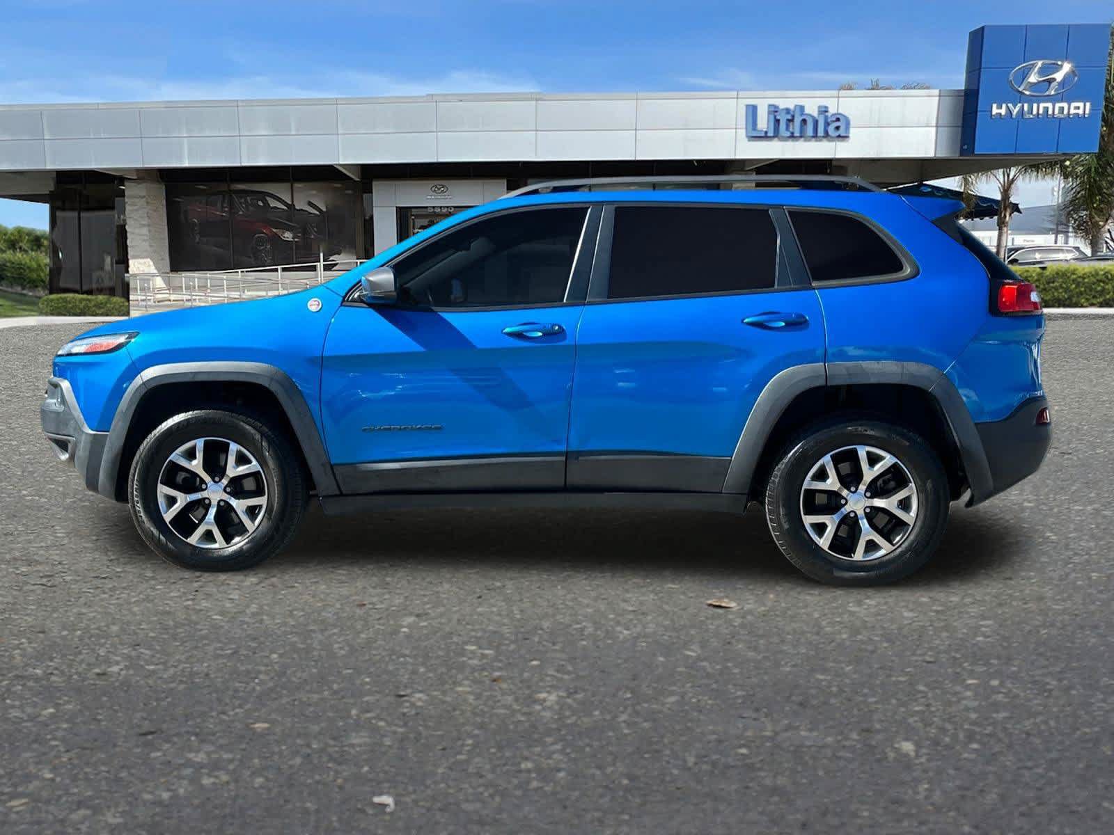 Used 2018 Jeep Cherokee Trailhawk w/ Comfort/Convenience Group AWD/4WD image 6