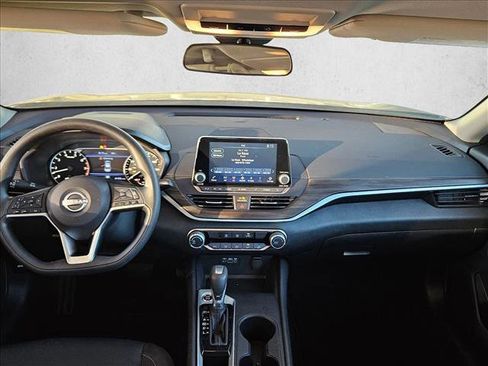 Used 2025 Nissan Altima 2.5 SV image 20