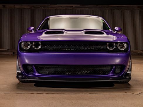 Used 2023 Dodge Challenger SRT Hellcat RWD image 2