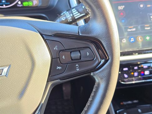 Used 2022 Chevrolet Bolt EUV LT w/ Comfort Package image 27