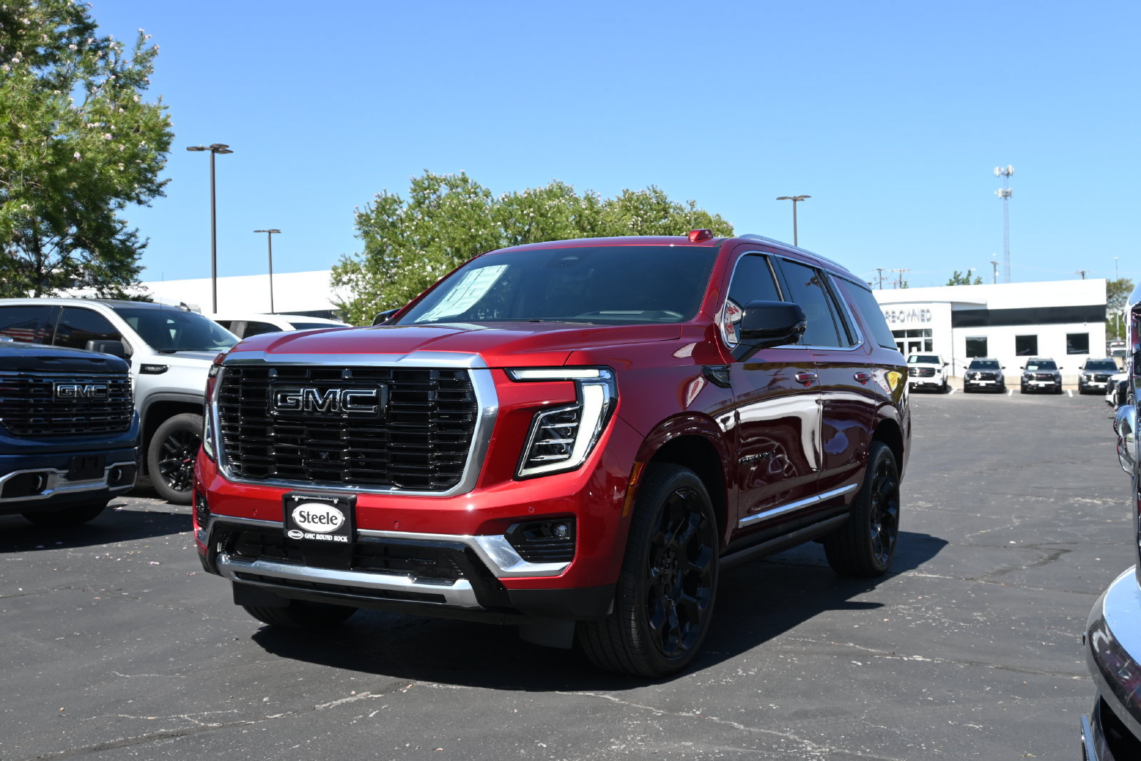 New 2026 GMC Yukon Denali w/ Denali Reserve Package AWD/4WD image 2