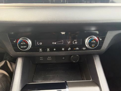 Used 2022 Mitsubishi Outlander SE AWD/4WD image 26