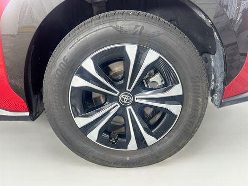 Used 2025 Toyota bZ4X FWD image 11