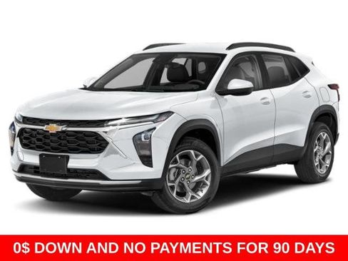 Used 2025 Chevrolet Trax LS FWD image 4