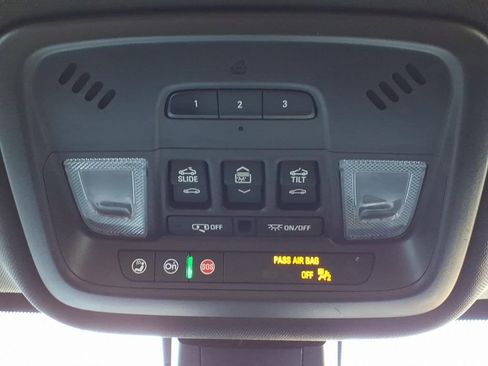 Certified 2023 Chevrolet Traverse Premier image 31