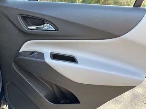 Used 2020 Chevrolet Equinox LT image 25