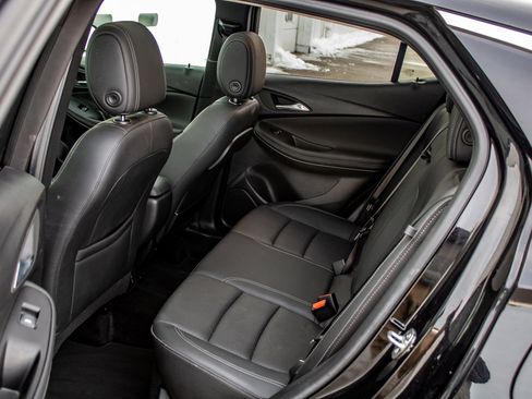 Used 2022 Buick Encore GX Essence w/ Experience Buick Package image 22