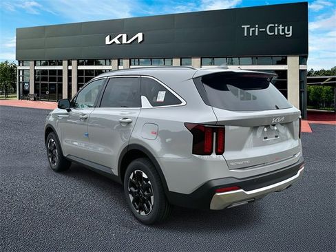 New 2025 Kia Sorento S image 3
