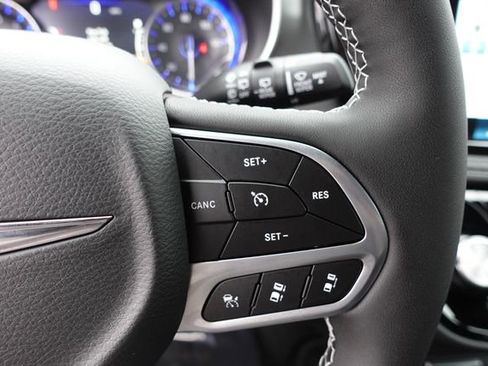 New 2026 Chrysler Pacifica Select image 16