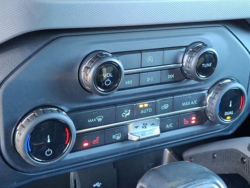 Certified 2022 Ford Bronco Big Bend image 16