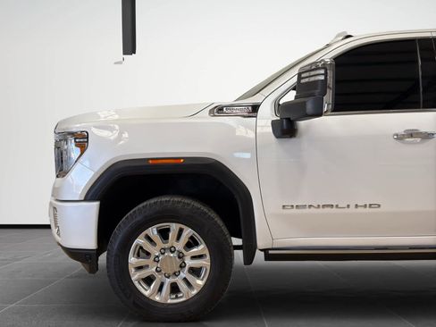 Used 2023 GMC Sierra 2500 Denali w/ Denali Ultimate Package image 2