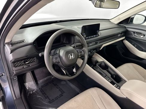 Used 2025 Honda Accord SE image 9