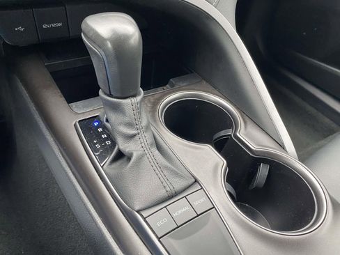 Used 2024 Toyota Camry SE FWD image 27
