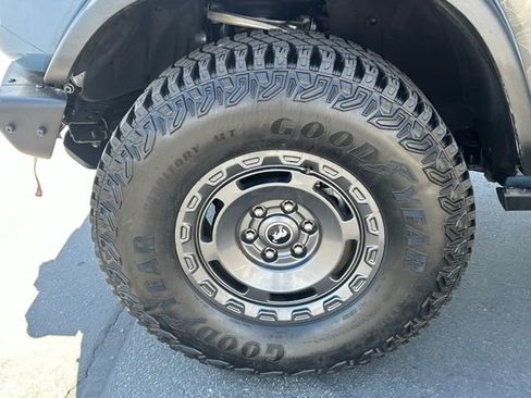 Used 2024 Ford Bronco Everglades AWD/4WD image 32