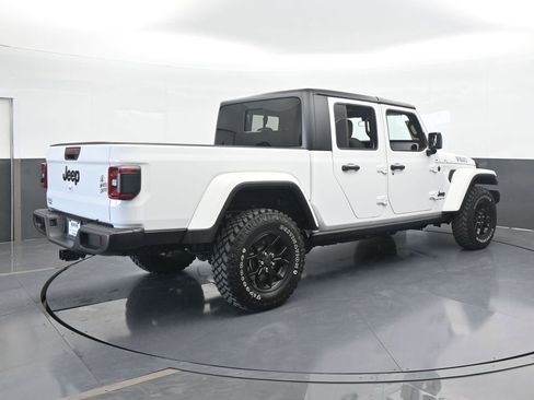 Used 2024 Jeep Gladiator Sport image 6