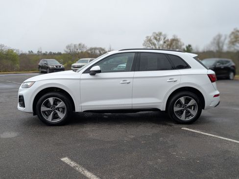 Used 2025 Audi Q5 Premium w/ Convenience Plus Package image 6