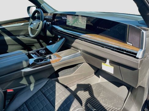New 2026 Cadillac Escalade Platinum Sport w/ LPO, ONYX Package AWD/4WD image 37