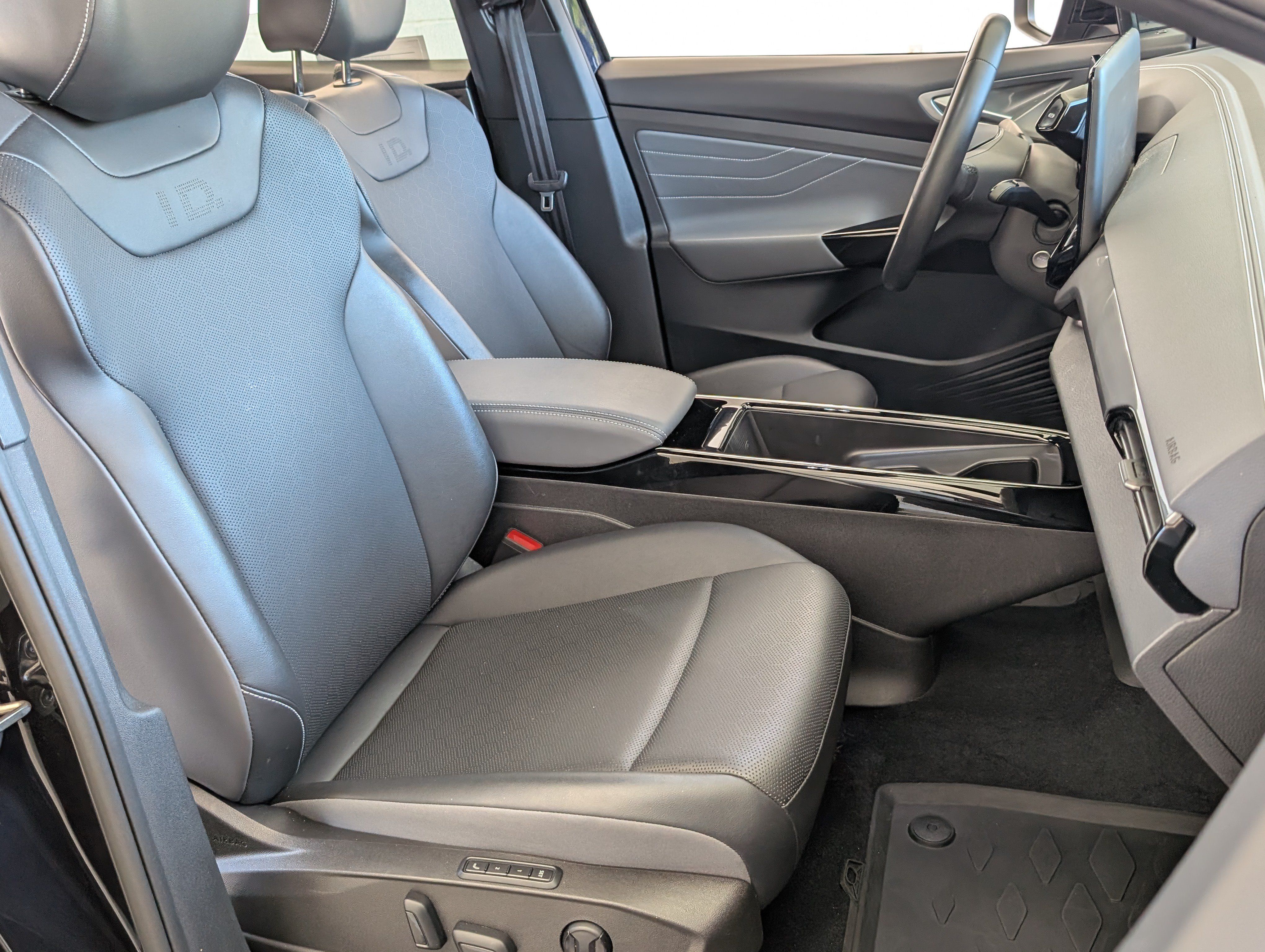 Used 2023 Volkswagen ID.4 S RWD image 22