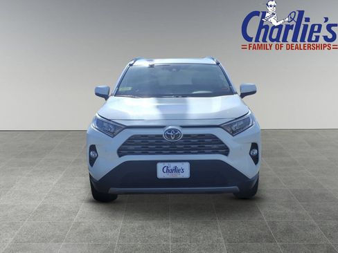 Used 2019 Toyota RAV4 Limited AWD/4WD image 2