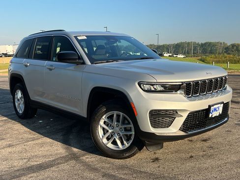 New 2025 Jeep Grand Cherokee Laredo X w/ Luxury Tech Group I image 42